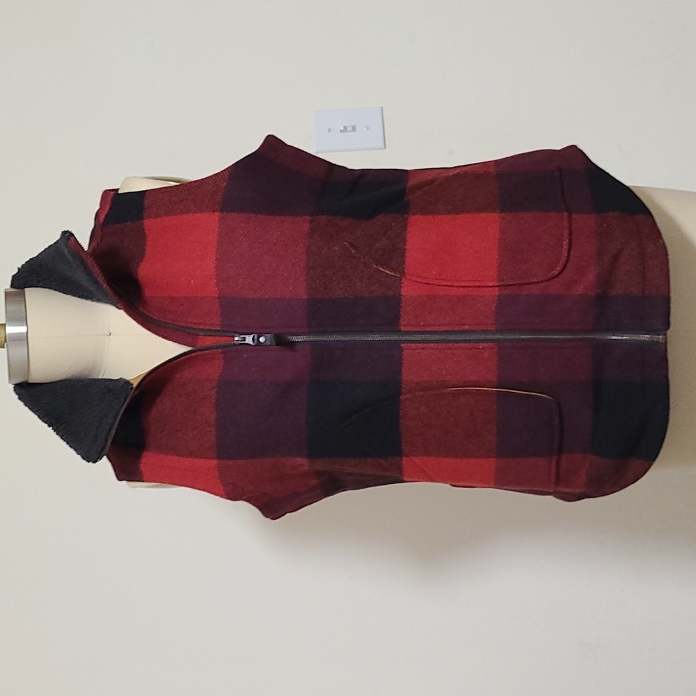 NWT Woolrich buffalo check vest